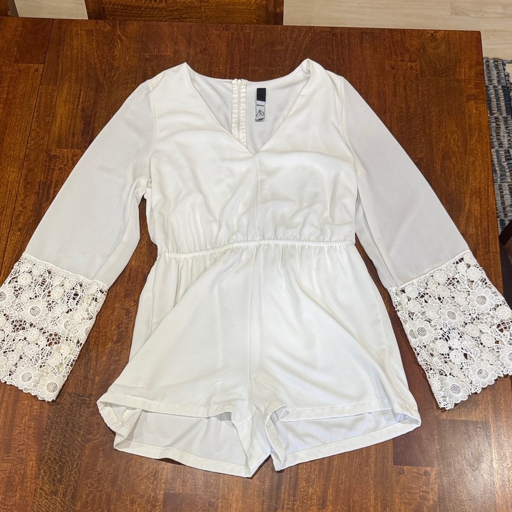 Windsor White Lace Sleeve Romper